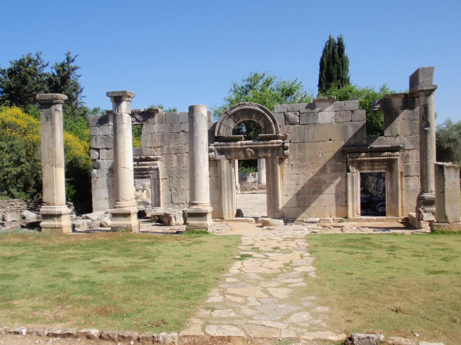 The synagogue at Bar'am as it stands today